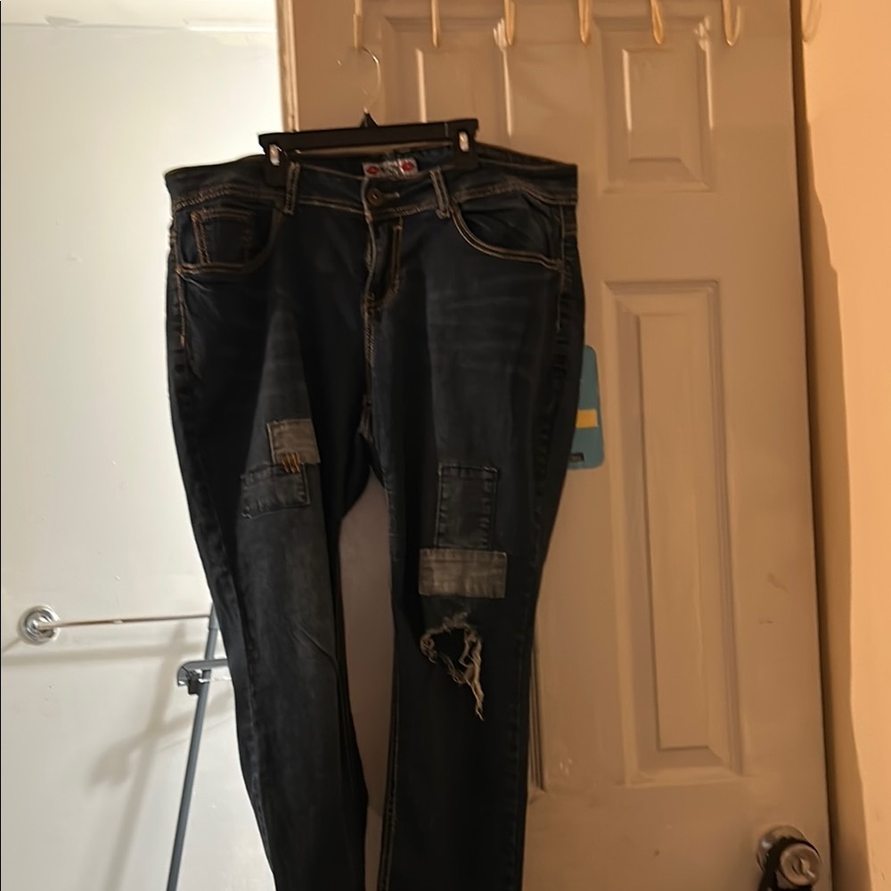 Blue Distressed Boyfriend Jeans with Ripped Knee